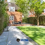Amazing 3 Bedroom House By Ls2G Short Lets & Serviced Accommodation Greater London With Free Parking