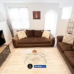 Amazing 3 Bedroom House By Ls2G Short Lets & Serviced Accommodation Greater London With Free Parking
