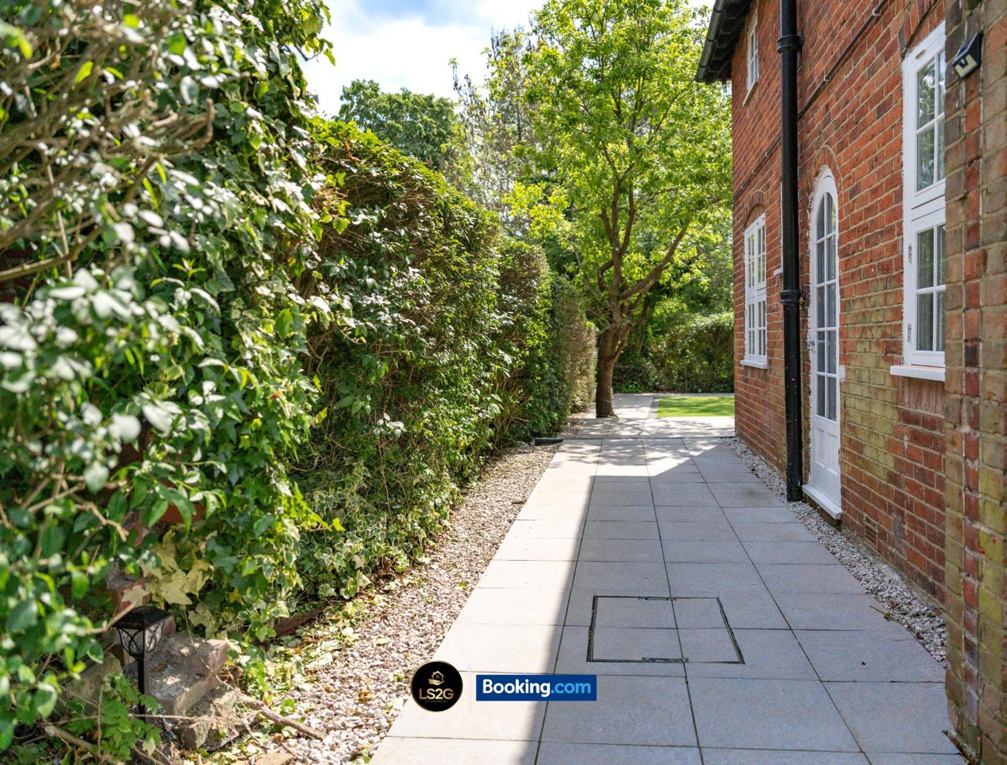 Amazing 3 Bedroom House By Ls2g Short Lets & Serviced Greater With Free Parking Casa vacanze *