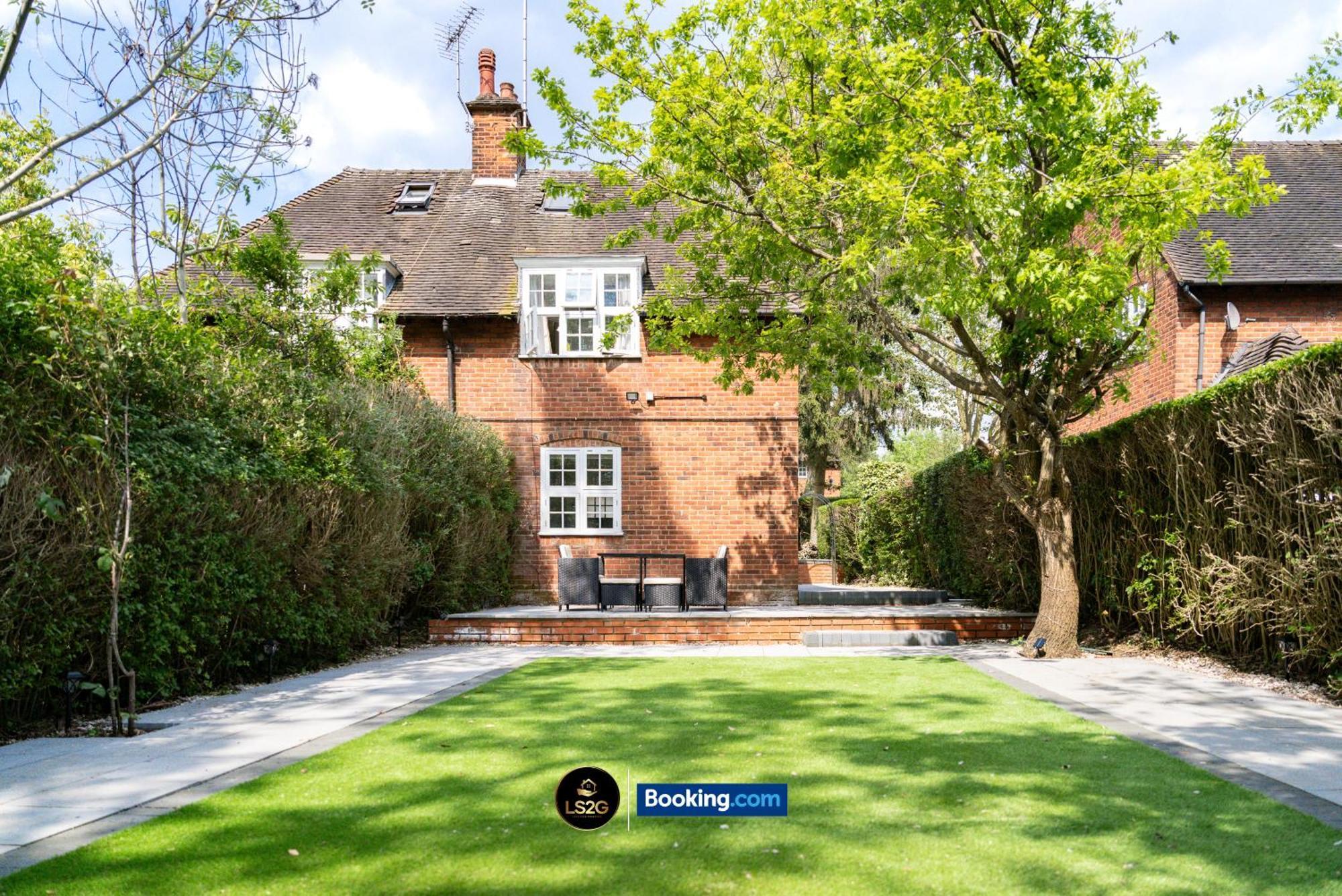 Amazing 3 Bedroom House By Ls2g Short Lets & Serviced Greater With Free Parking Casa vacanze Londra