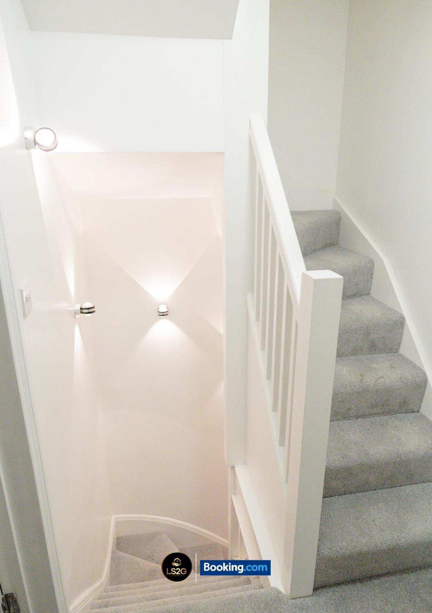 Amazing 3 Bedroom House By Ls2g Short Lets & Serviced Greater With Free Parking Casa vacanze