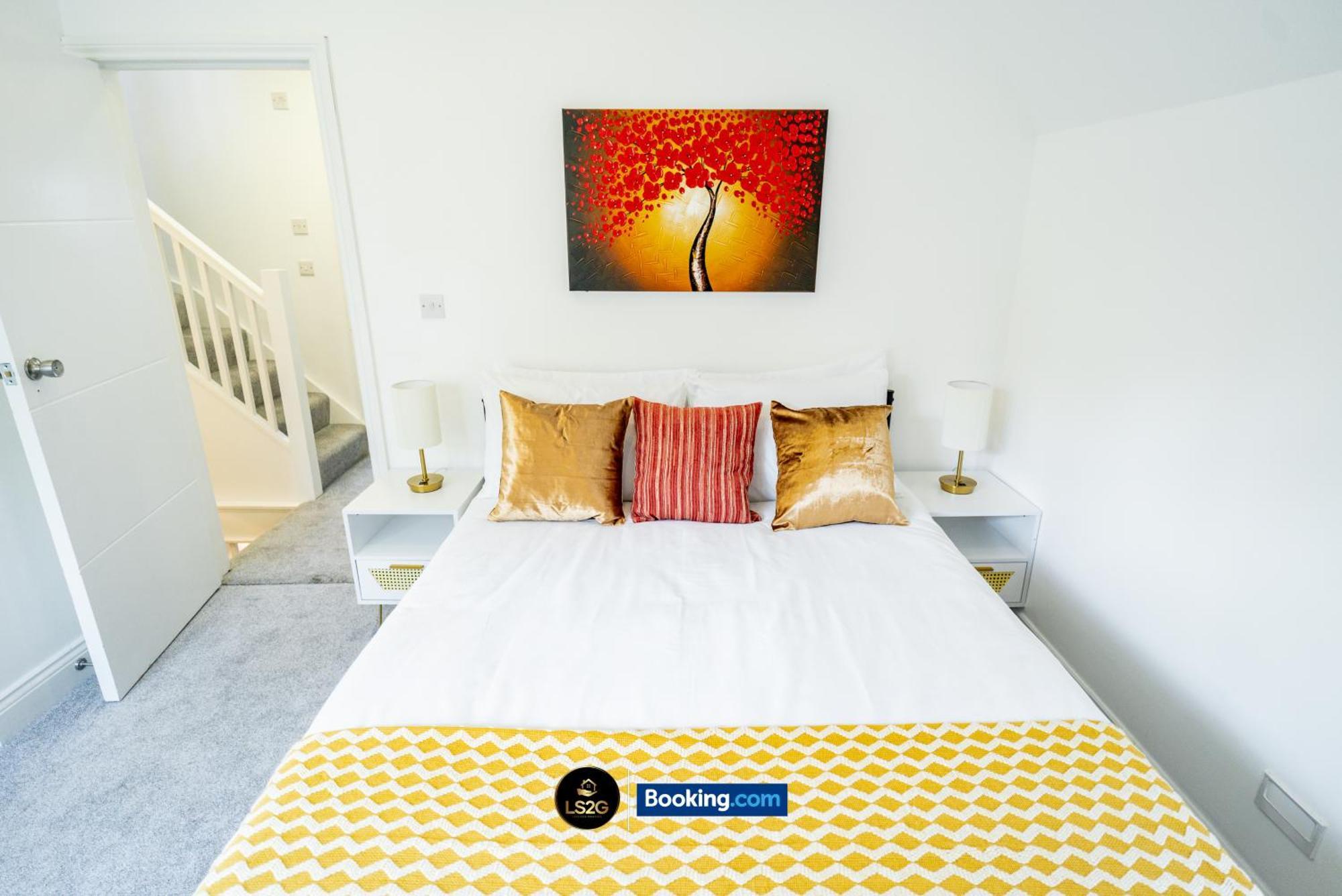 Amazing 3 Bedroom House By Ls2g Short Lets & Serviced Greater With Free Parking *