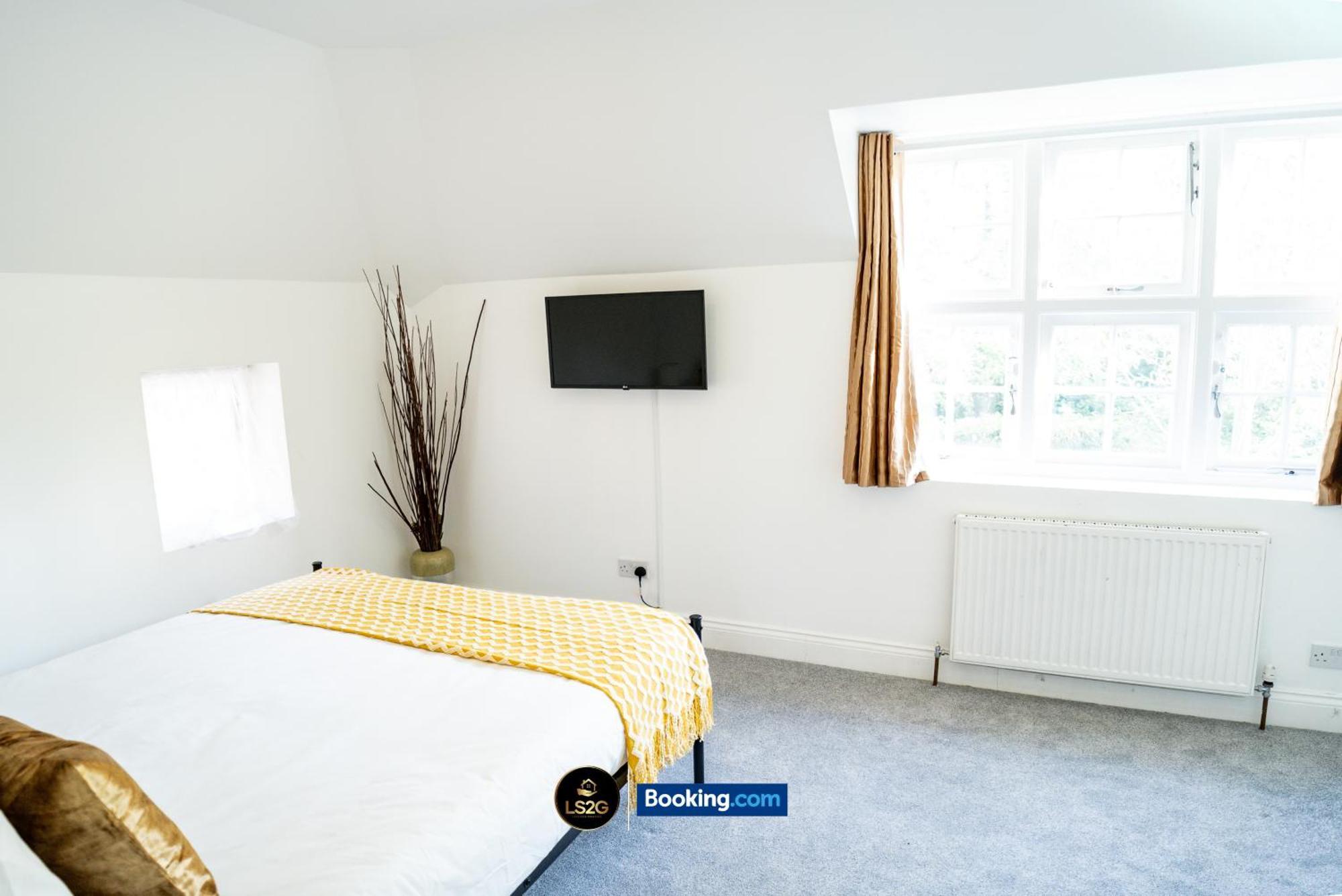 Amazing 3 Bedroom House By Ls2g Short Lets & Serviced Greater With Free Parking *