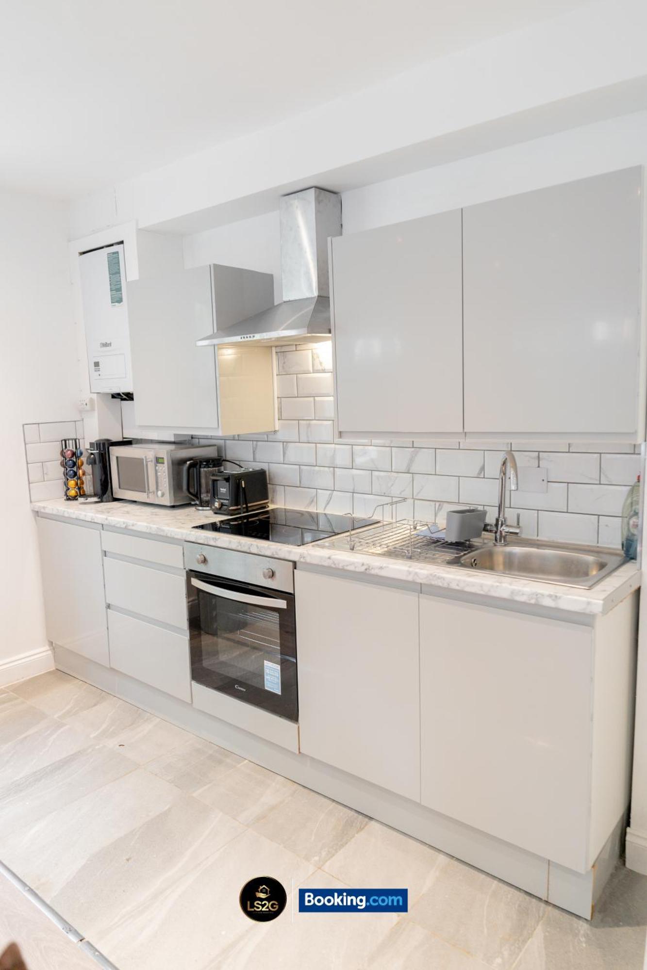Amazing 3 Bedroom House By Ls2g Short Lets & Serviced Greater With Free Parking Casa vacanze Londra