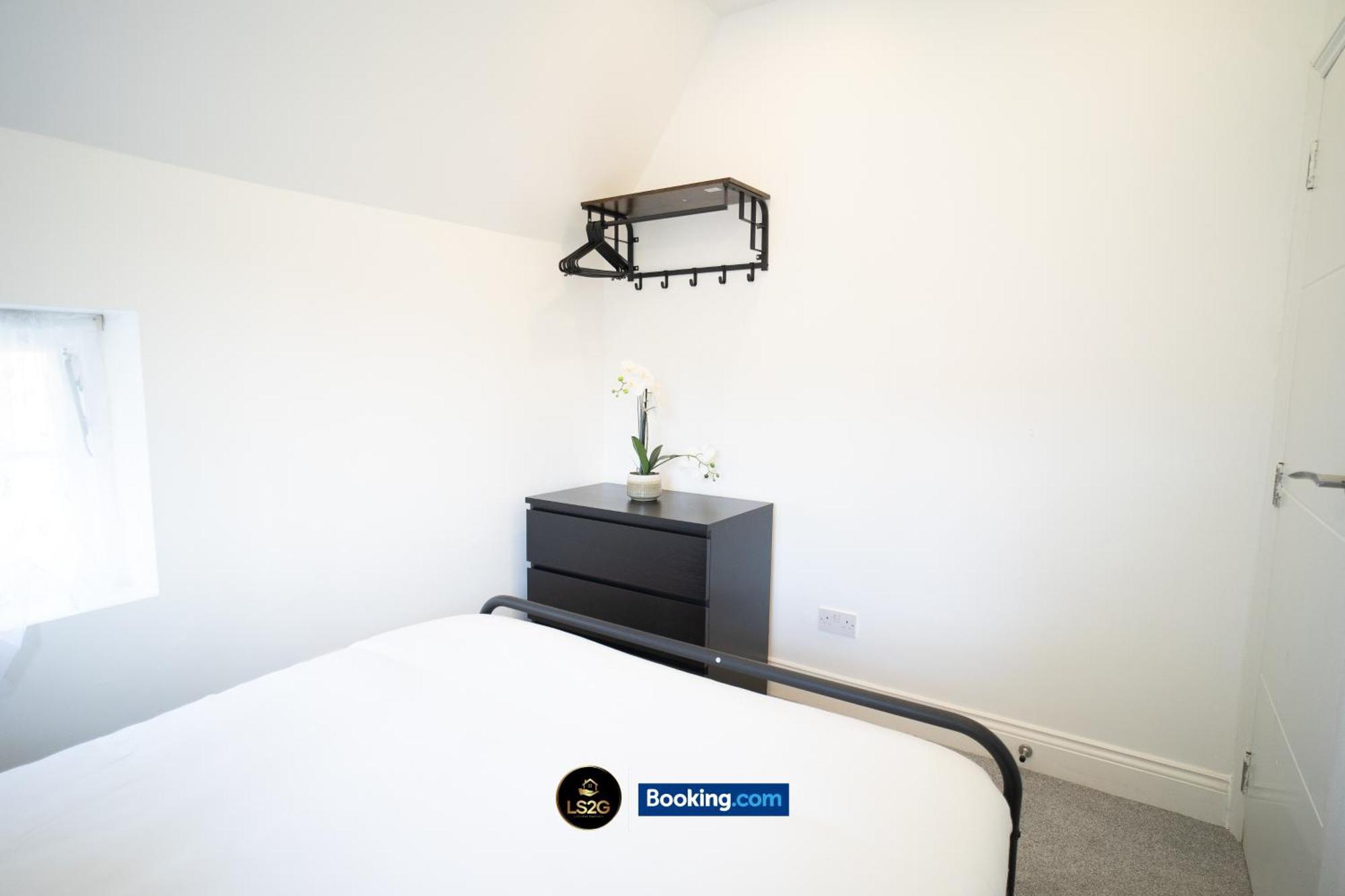 Amazing 3 Bedroom House By Ls2g Short Lets & Serviced Greater With Free Parking Londra